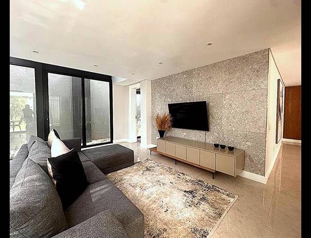 4 BEDROOM HOUSE FOR SALE IN HOUGHTON